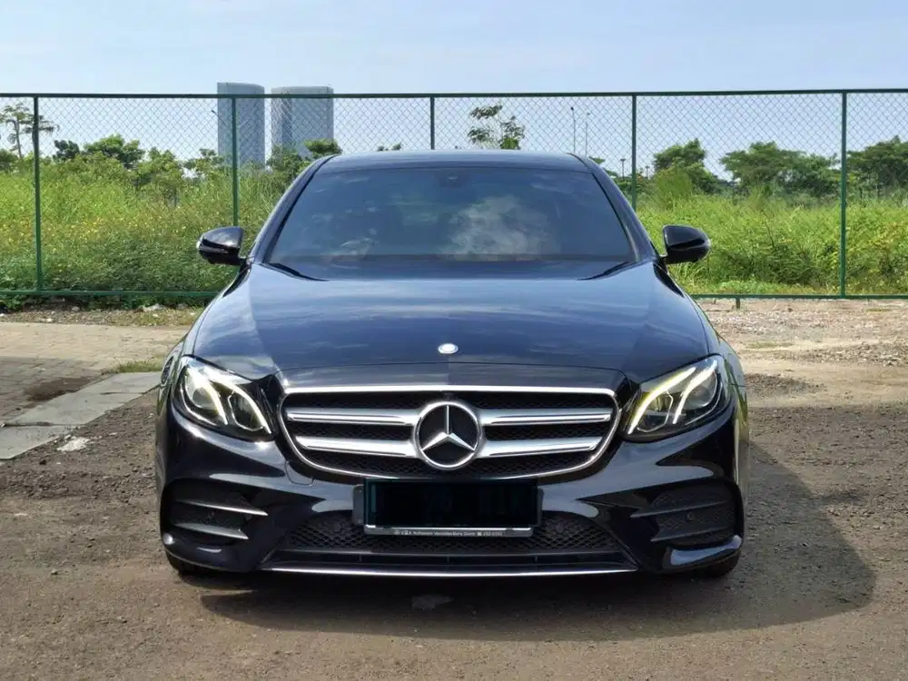 Mercedes-Benz E300 2.0 AMG Line 2017
