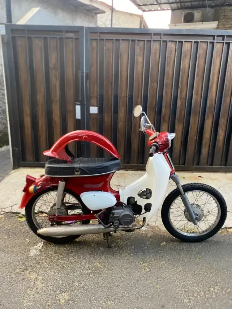 Honda C70 Bassic Grand