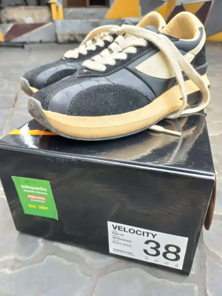 Sepatu Compass Velocity Hitam Black No.38