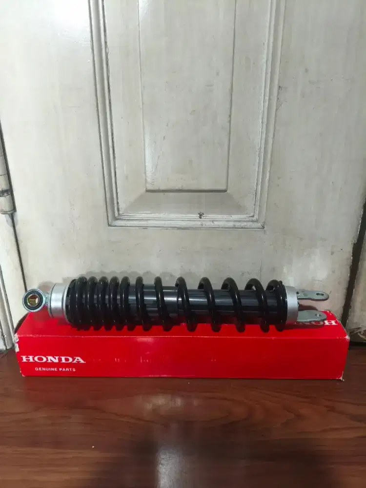 Shockbreaker belakang Honda Vario 125 dan 150