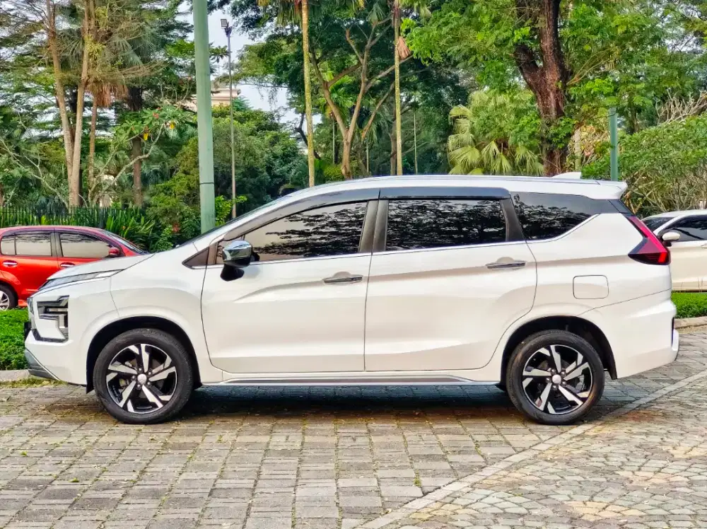 Mitsubishi Ultimate1.5 Automatic 2022  Bensin Putih Metalik