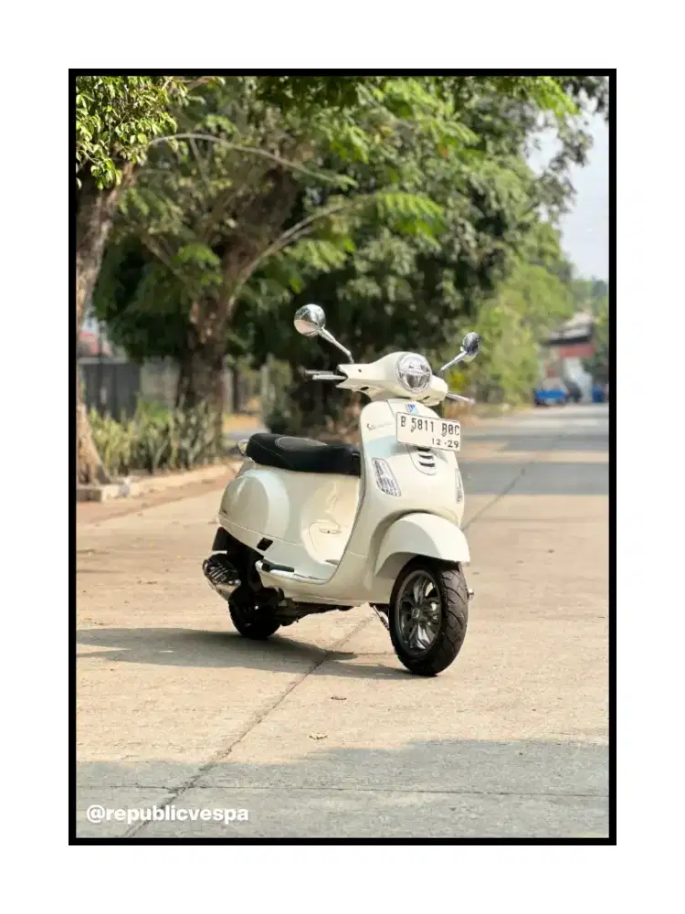 JUAL CEPAT PIAGGIO VESPA LX 125 IGET LED THN 2024 LOW KM!