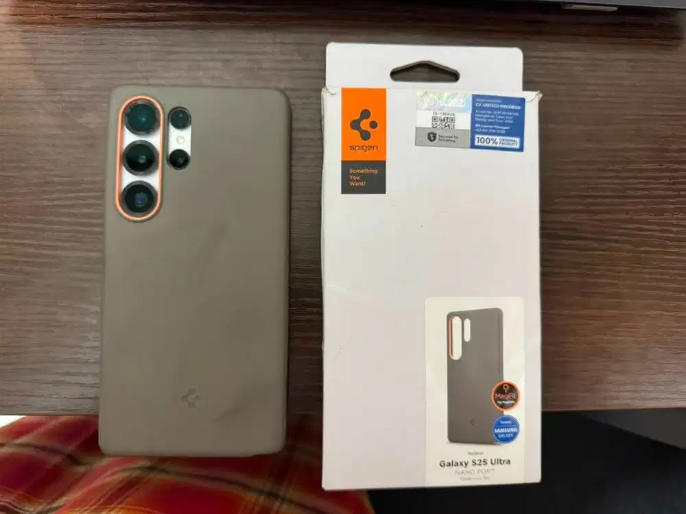 Case SPIGEN Magfit Silicone for Samsung Galaxy S25 Ultra - Papaya Gray
