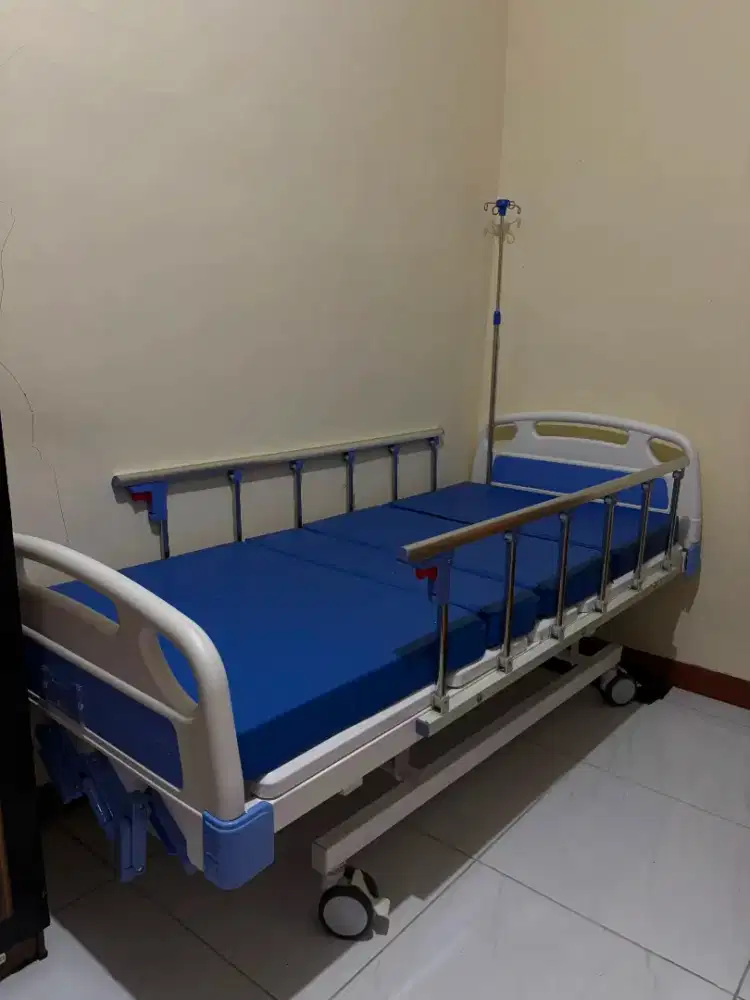 Ranjang Pasien Rumah Sakit 3 Engkol / Bed Pasien 3 Crank ABS