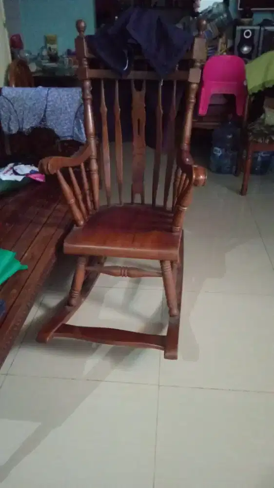 Kursi goyang masih bagus