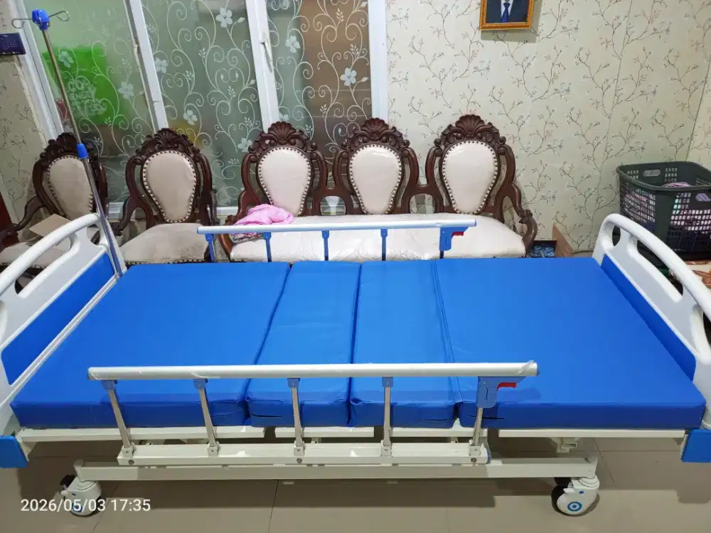 Tempat tidur pasien 3 engkol