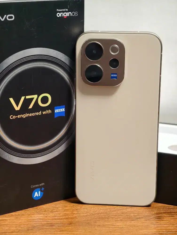 Vivo V70 5g 12/256 second resmi ori April 2027