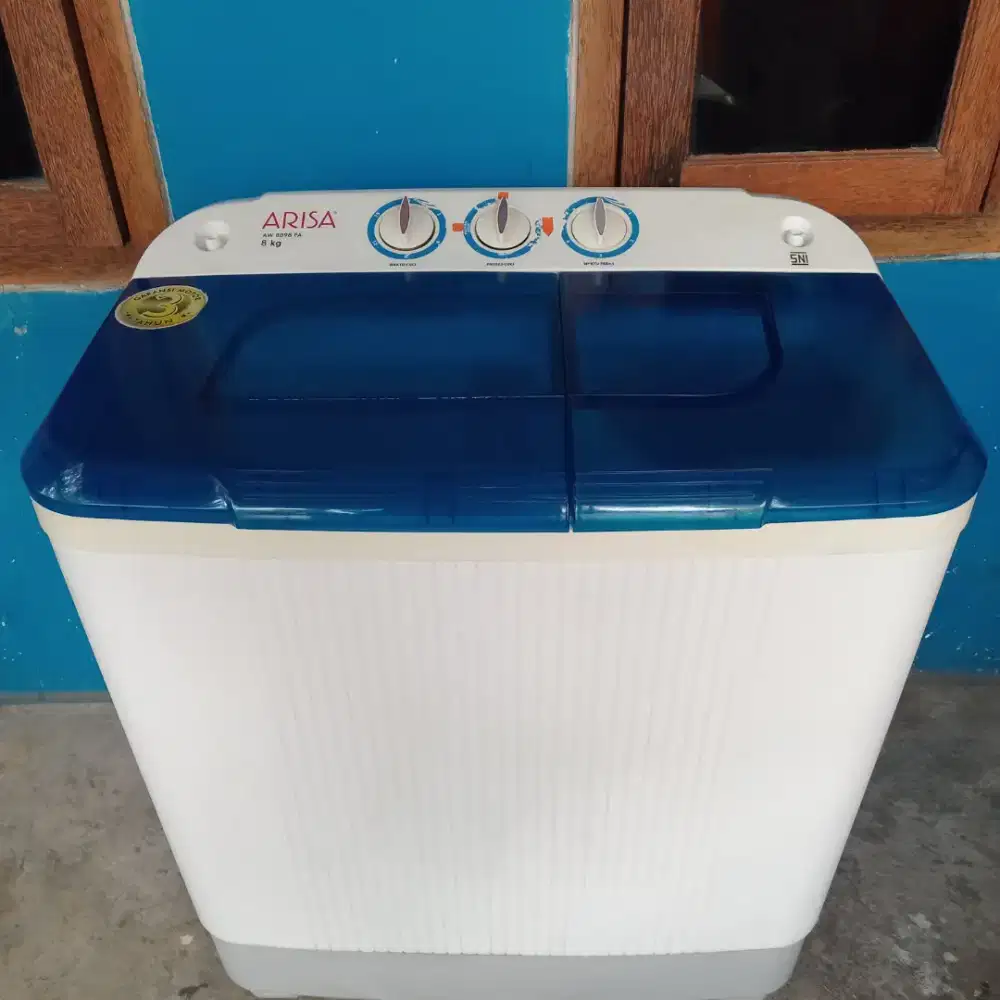 Mesin cuci 2 tabung merk Arisa.