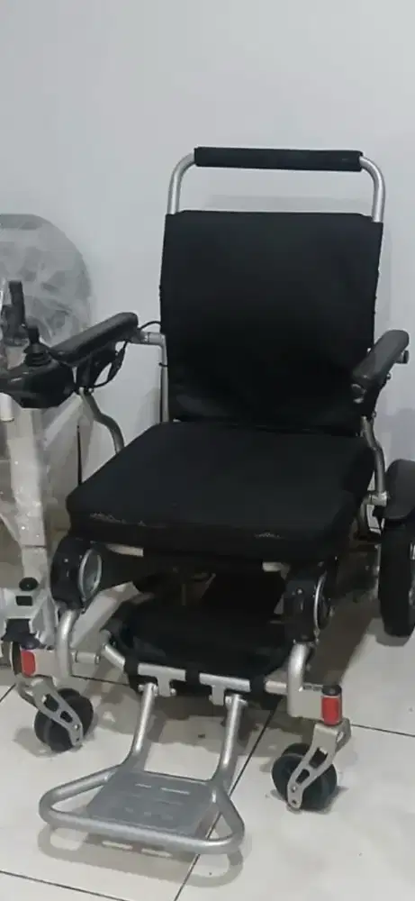 KURSI RODA ELEKTRIK MULUS