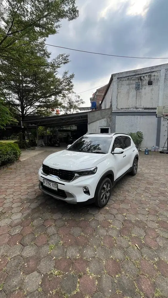 DIJUAL SEGERA KIA SONET PREMIER 5 seater 2023 putih