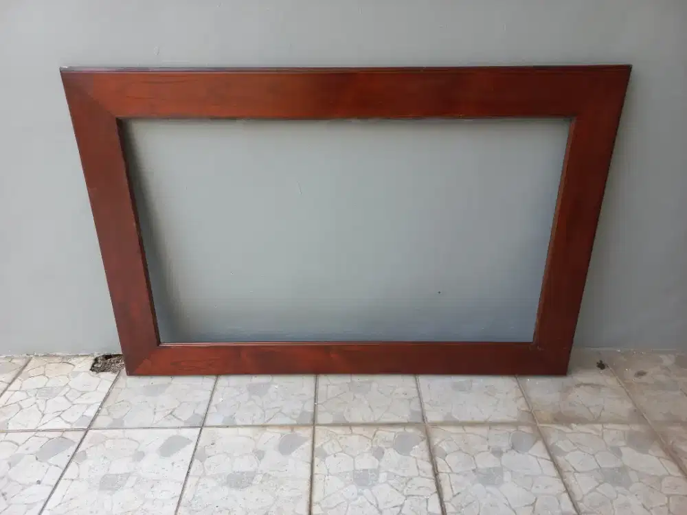 Frame kayu bekas lukisan besar