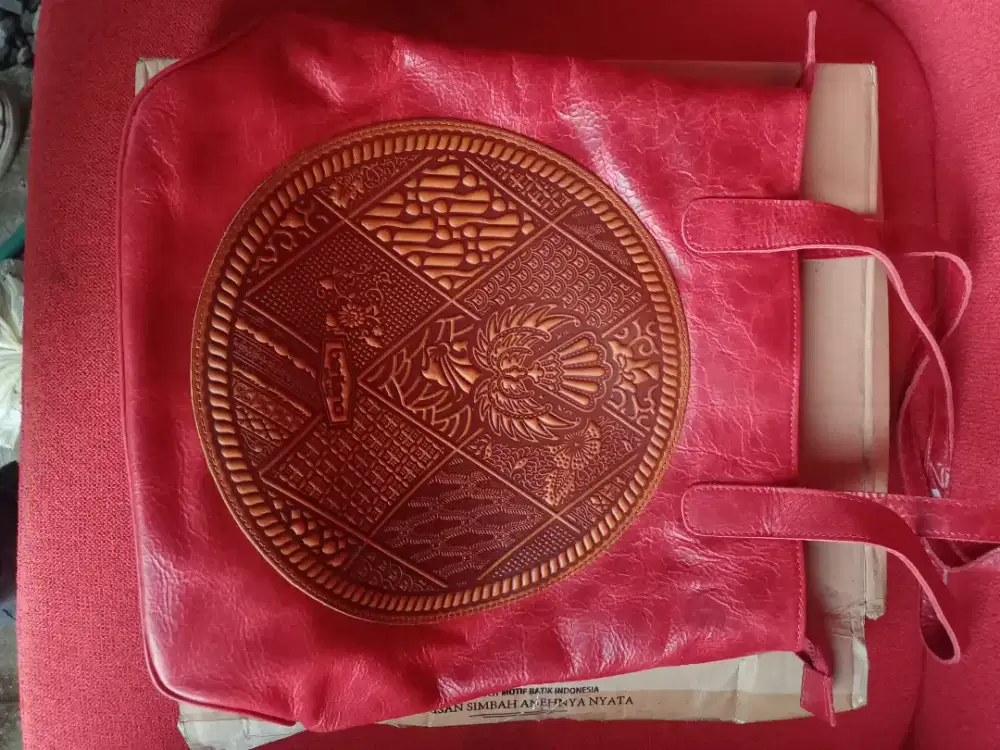 Tas kulit Berliano