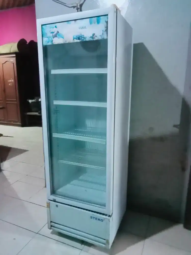 Showcase pendingin minuman