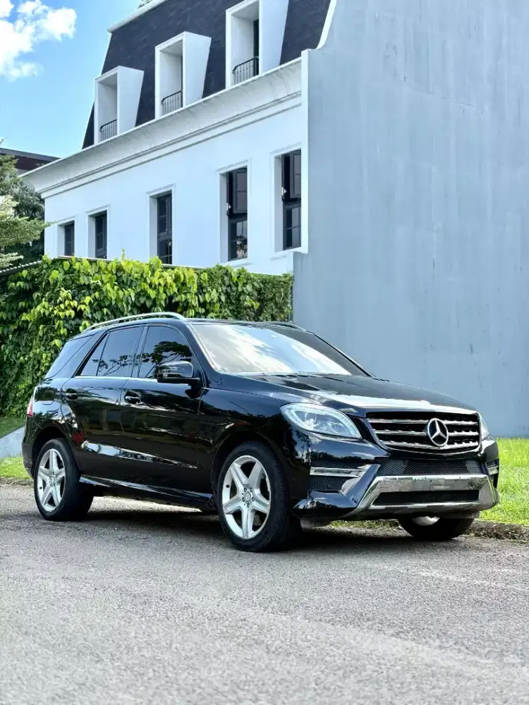 Mercedes Benz
ML400 AMG BLACK TERMURAH SEINDO!!!Full Service Record