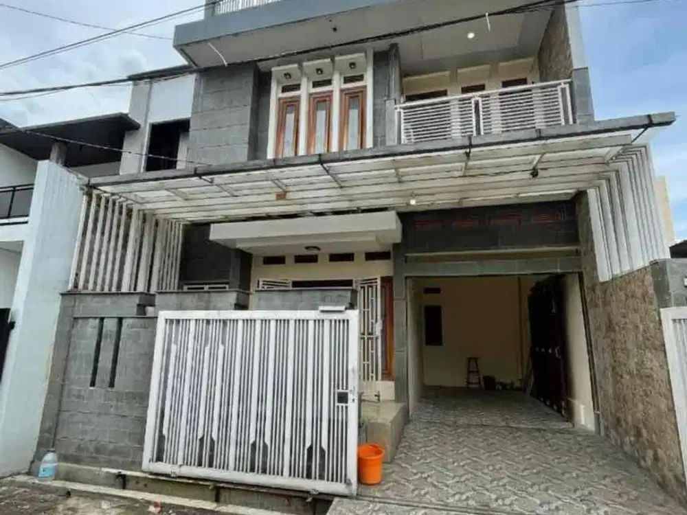 Jual Rumah 2 Lantai Lokasi di Antapani Sariwates Kota Bandung
