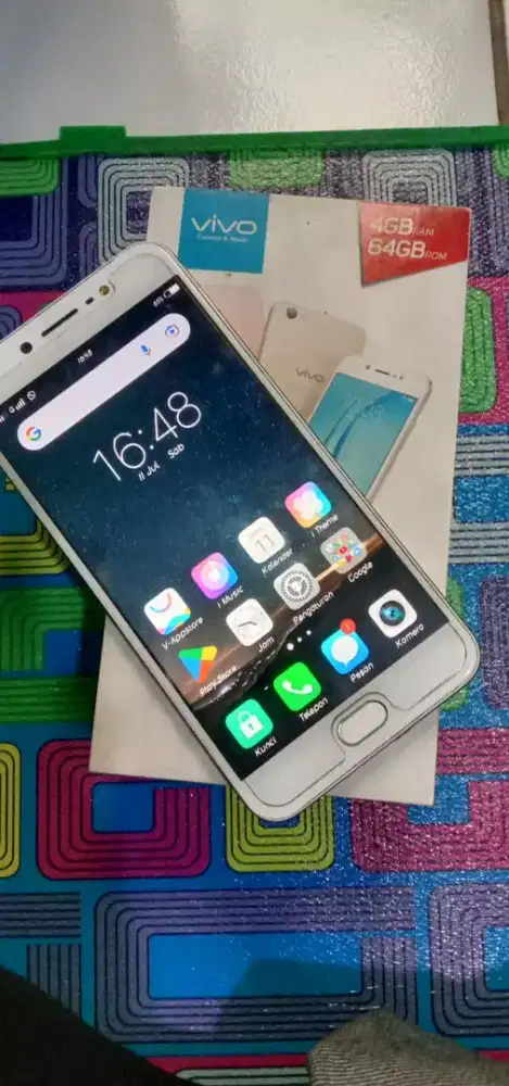 Vivo v5s 4/64, lkp tanpa cas an normal masih orian