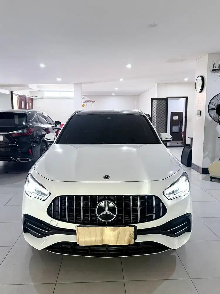 Mercedes Benz GLA35 AMG Sport 2022 White Putih GLA-35 2021 Mercy 2023