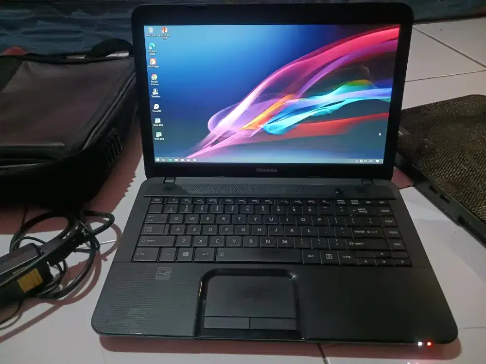Toshiba satelite Pro core i3 gen3 ram 8gb