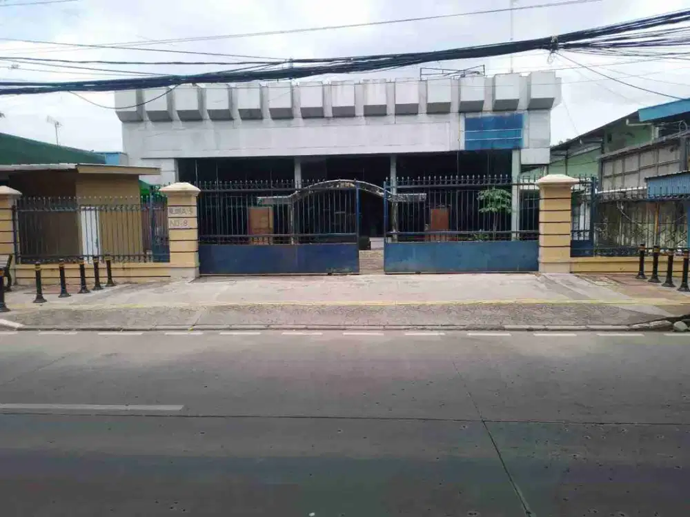 Gudang Sunter  Ex Showroom For Sale Good Price