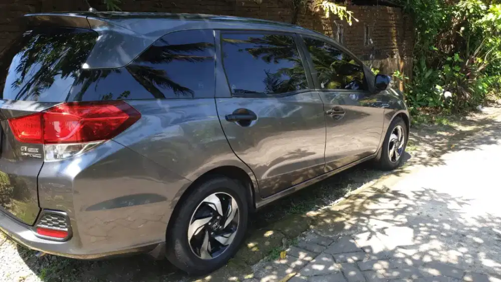 Jual mobil mobilio Pribadi Kesayangan..