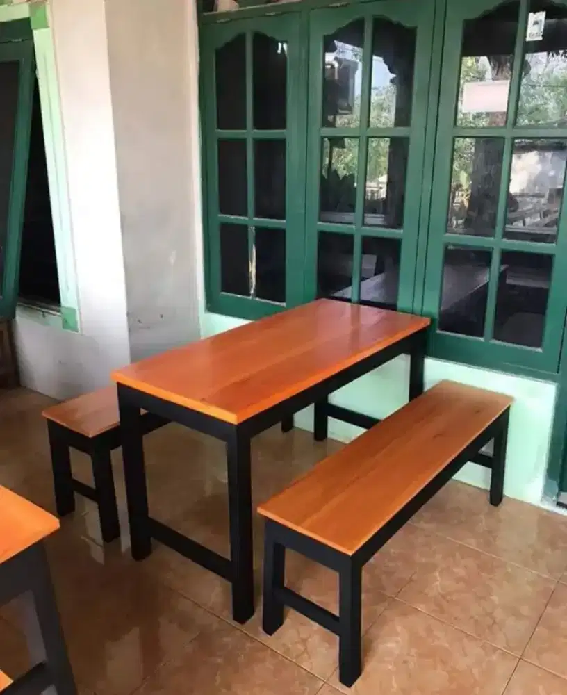 Meja cafe banyak ukuran dan pilihan (solo)