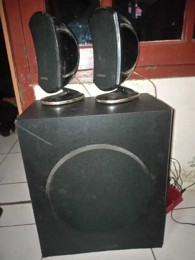 Speaker Polytron dan subwoofer Philips pasis.ngebass.dinjaksel