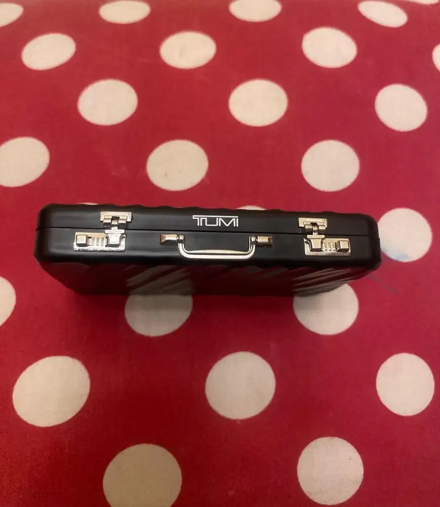 Tumi Alumunium cardcase