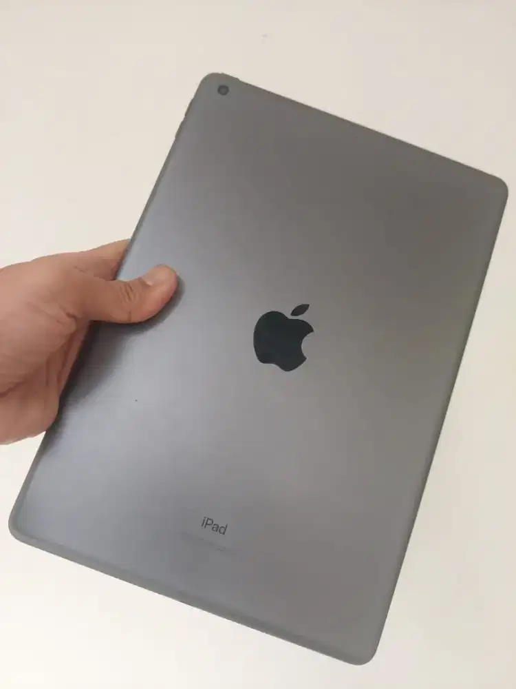 IPAD GEN 8 SILVER 32 GB