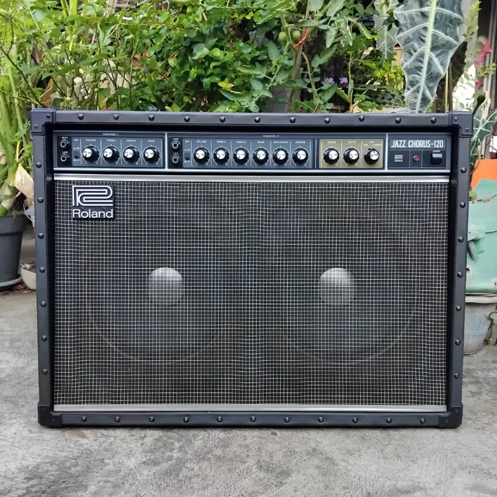 AMPLI AMP CUBE ROLAND JC120