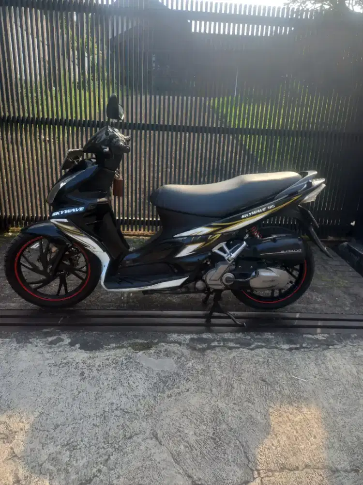 Suzuki skywaveb 2010 mulus