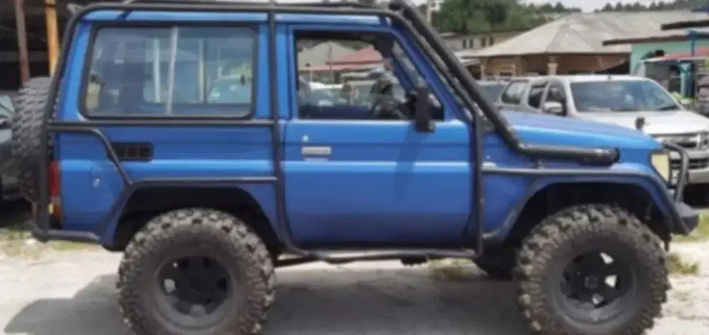 Toyota Landcruiser 70 series 1990