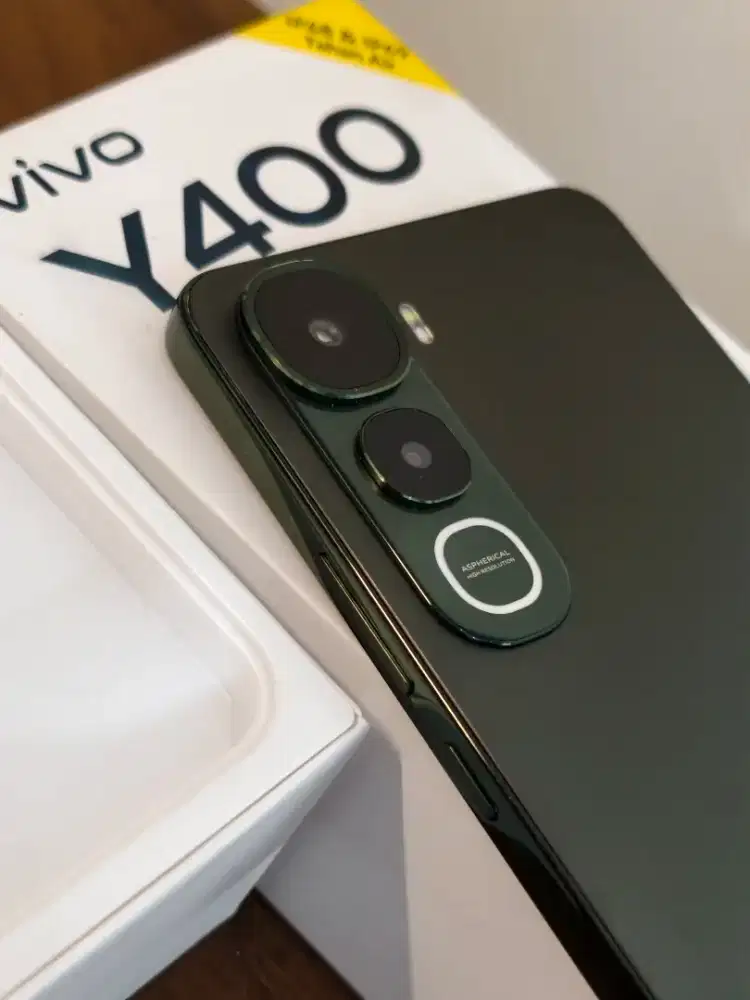Vivo Y400 4G 8/256 second resmi Agustus 2027