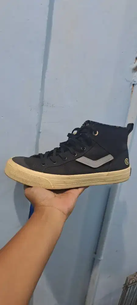 Sepatu Ventela x Evil x Gading Marten All Is Well High Size 42
