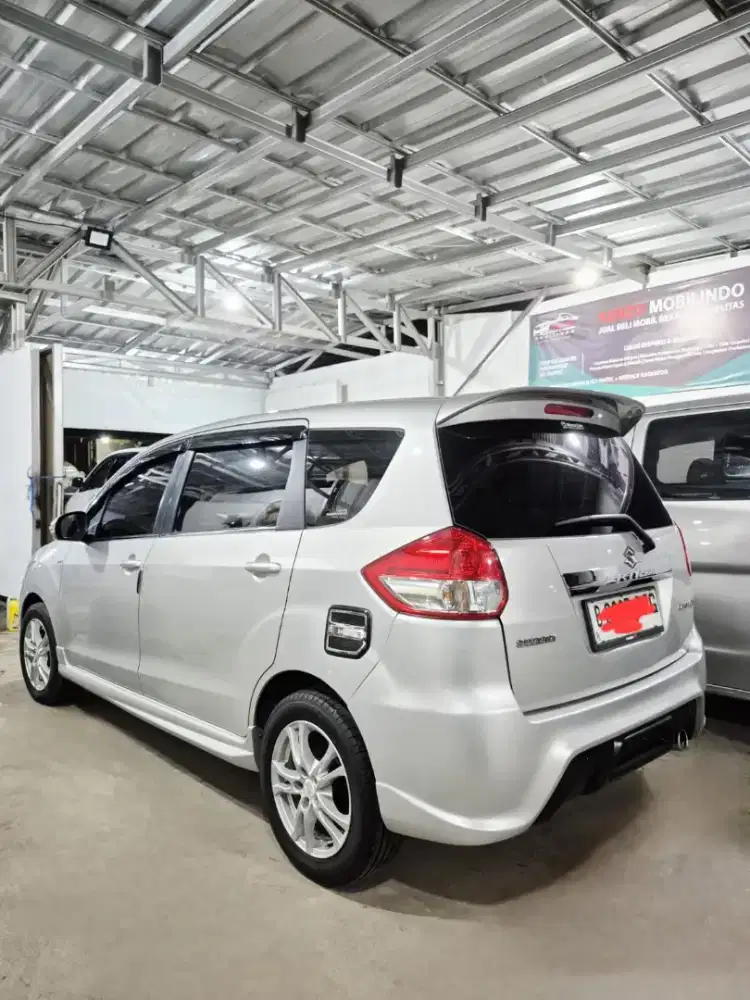 Ertiga GL a/t 2015 Dp 5 ang 3,3