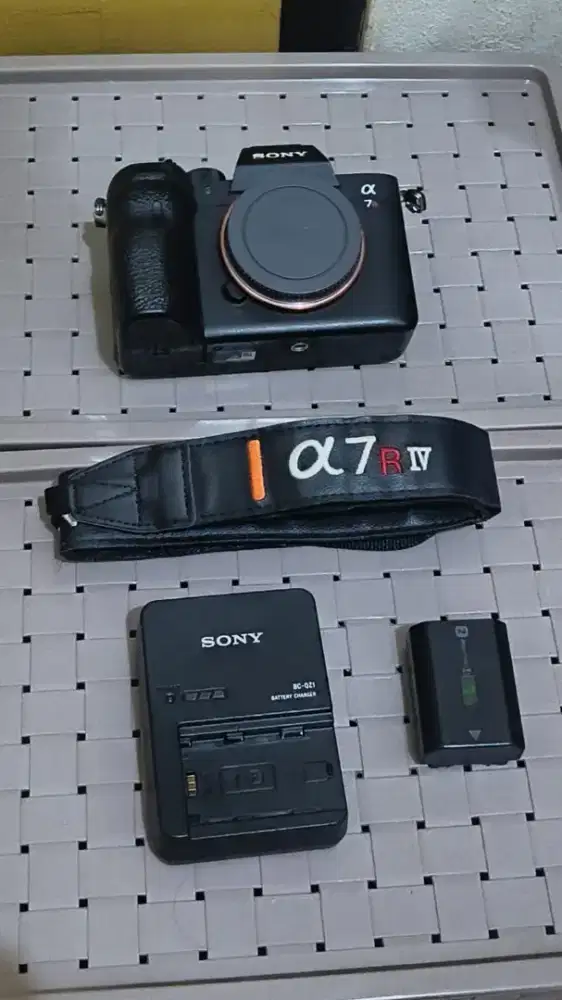 SONY A7r Mark IV BO LIKE NEW