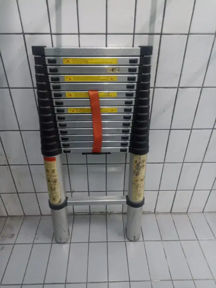 Tangga Lipat Tinggi 7 Meter