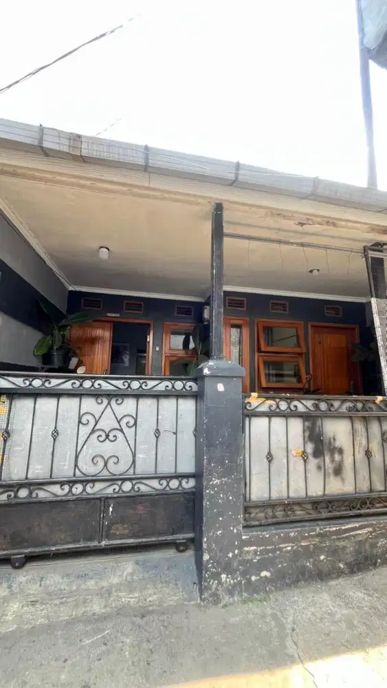 DIJUAL RUMAH STRATEGIS DI MOH. TOHA DEKAT TEGALEGA