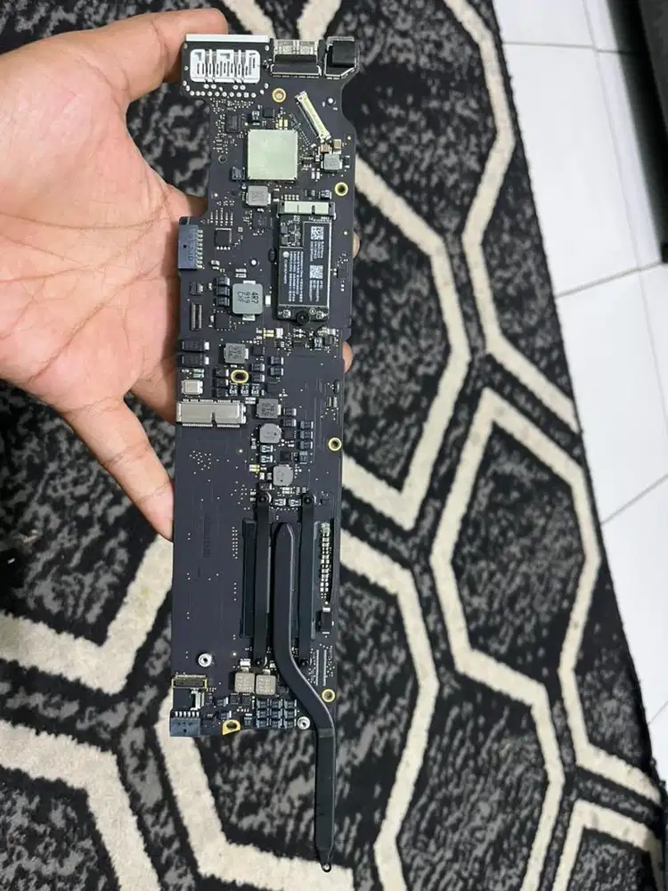MESIN/LOGICBOARD Macbook air 2017