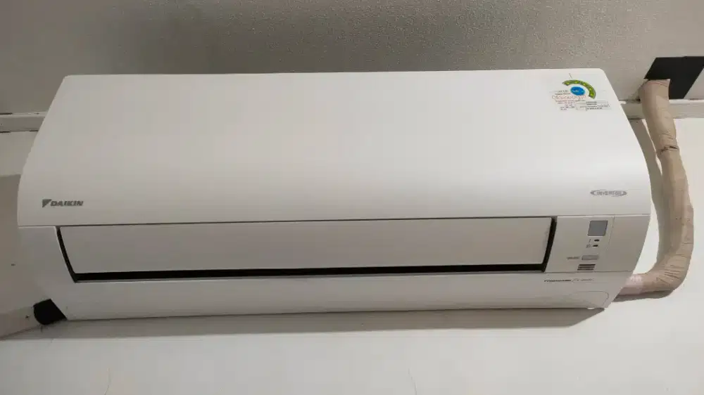 Dijual AC daikin inverter 1/2pk