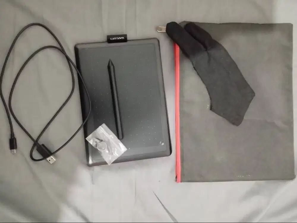 Wacom One by CTL-472/K0-CX Creative Pen Tablet