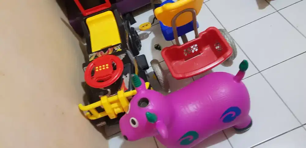 mobil music,sepeda dan dudukan sapi