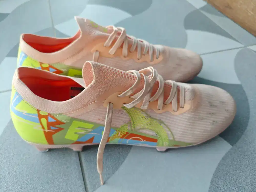 Sepatu bola Ortuseight
