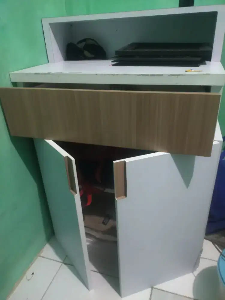 Dijual lemari rias