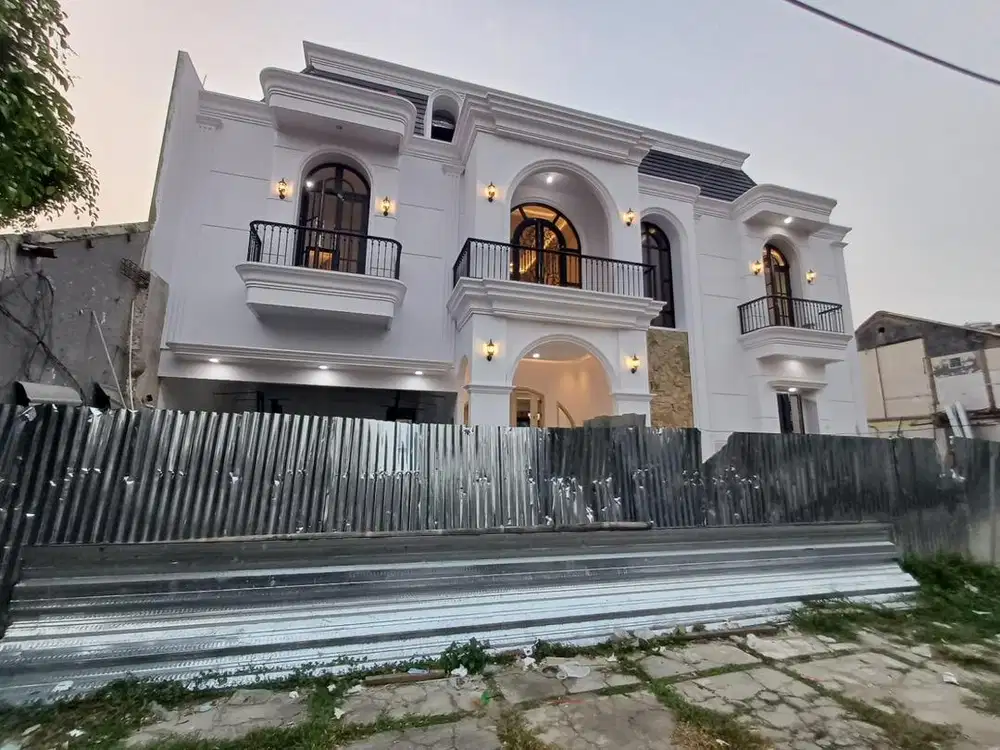 Rumah Baru American Classic (Finishing) Di Jati Padang Jakarta Selatan