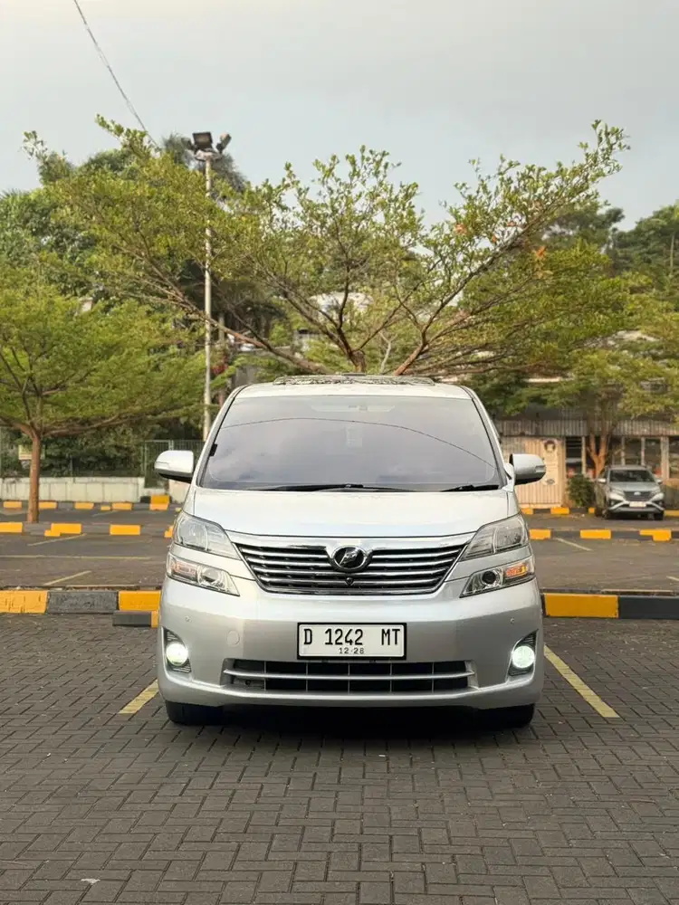 Vellfire V AT 2008 sangat terawat dan banyak upgrade mulus antik