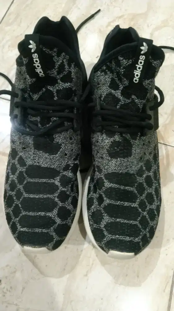 sepatu Adidas tubular no 45