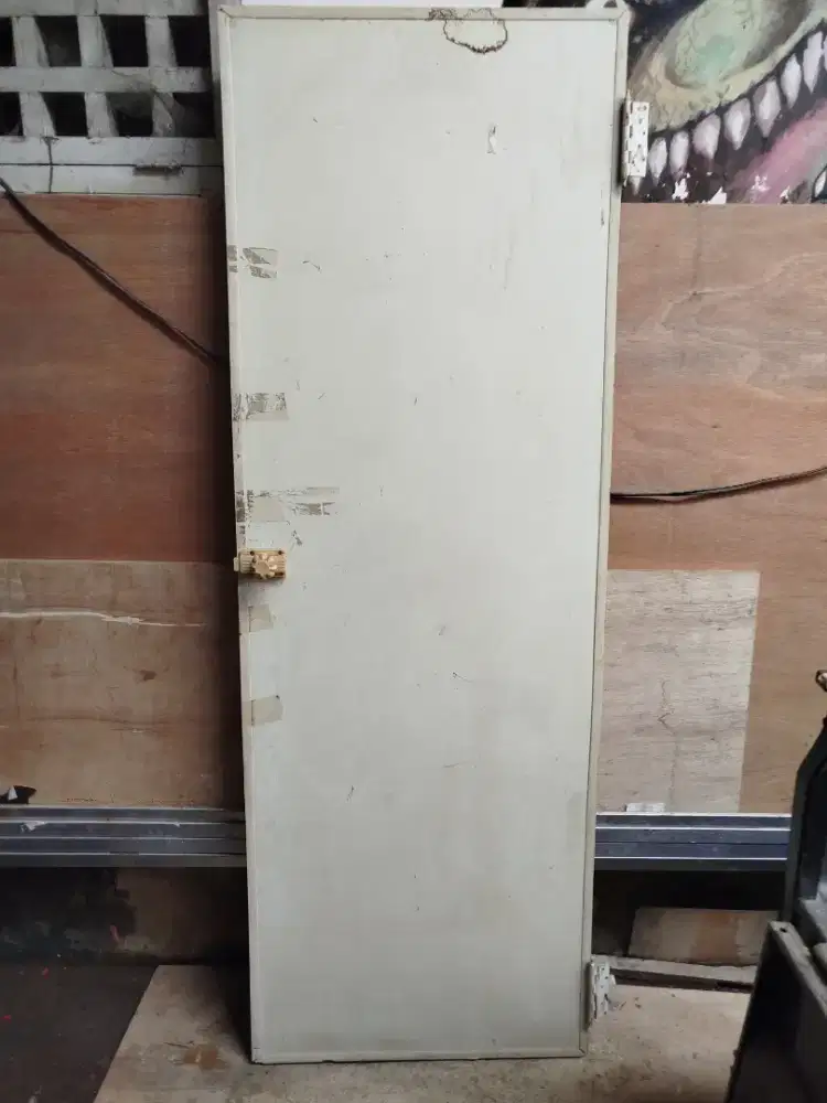 Daun pintu kamar mandi PVC