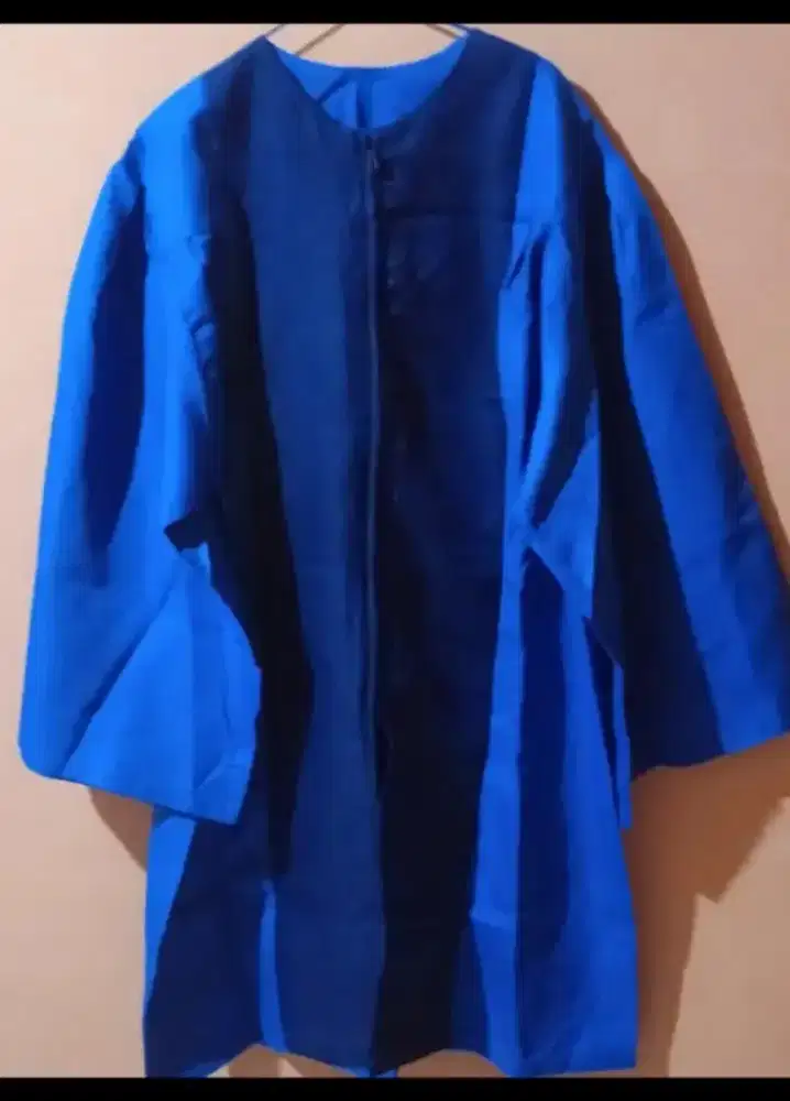 Toga Wisuda BSI
