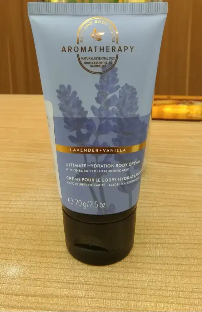 BODY CREAM BATH & BODY WORKS