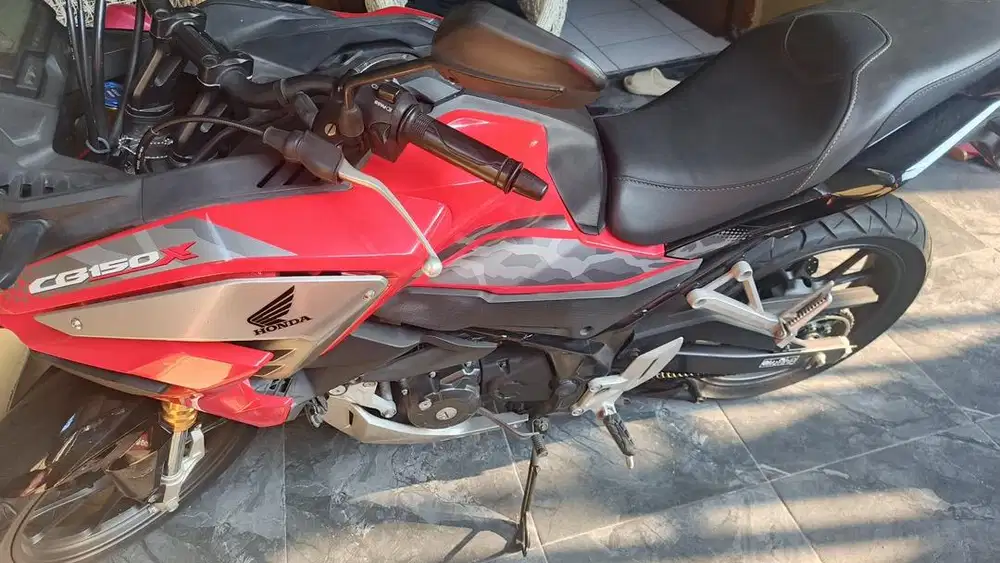 Motor CBX150 Tahun 2023 sangat mulus jual murah